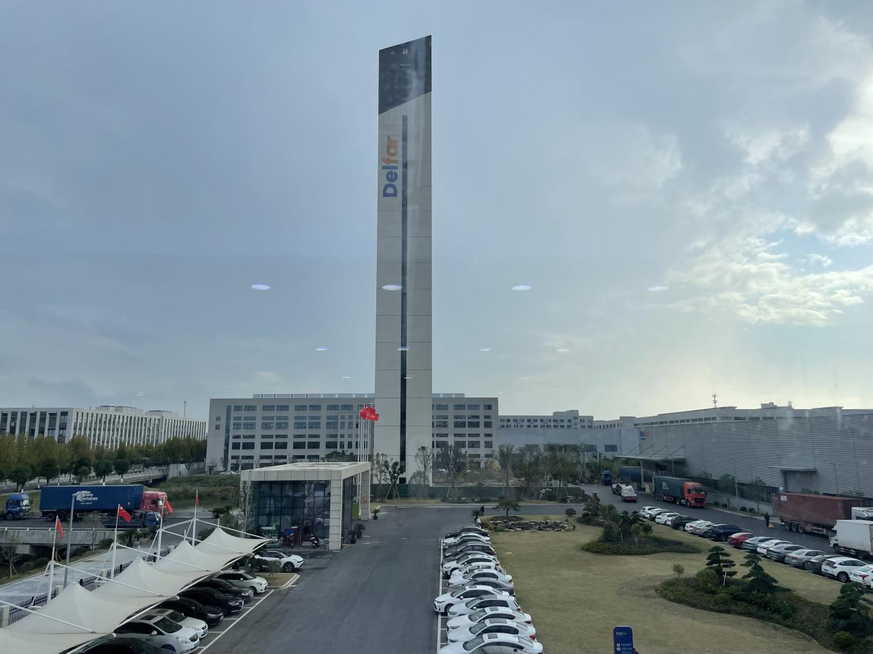 11 ноября 2022 г. Delfar Elevator Загрузка контейнеров
