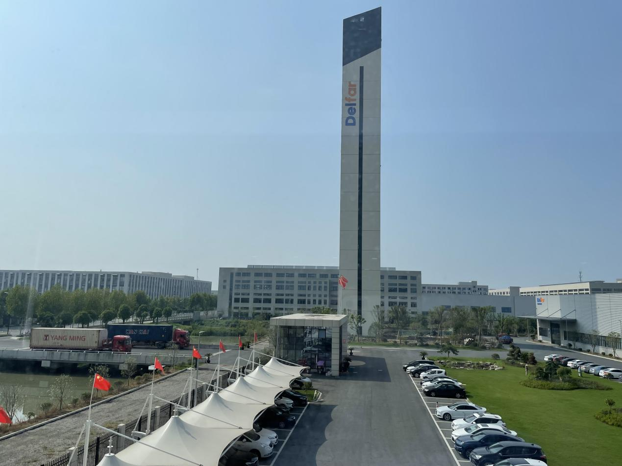 6 сентября 2022 г. Delfar Elevator Загрузка контейнеров 