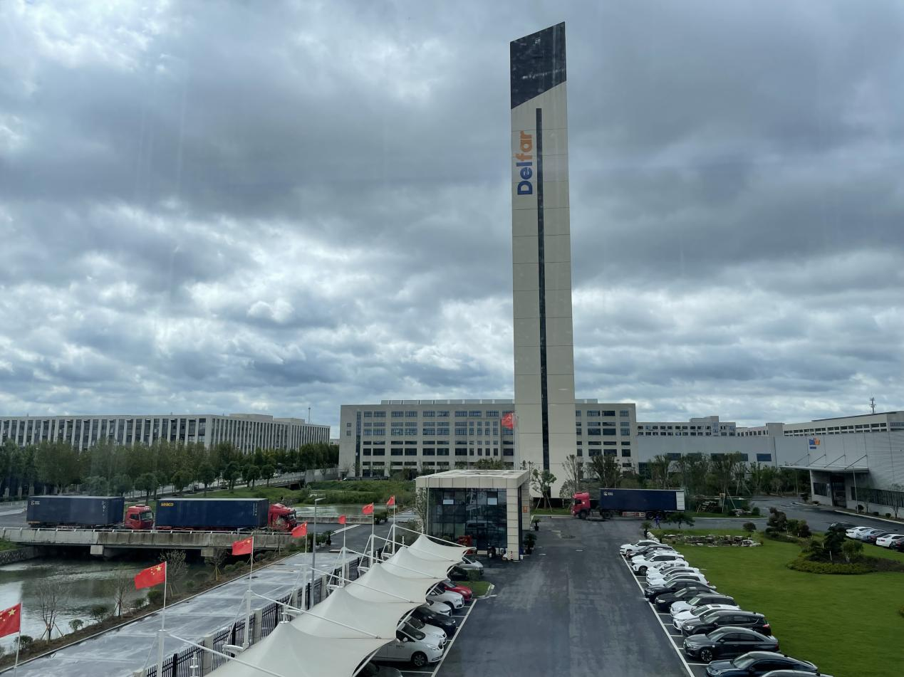 15 сентября 2022 г. Delfar Elevator Загрузка контейнеров 