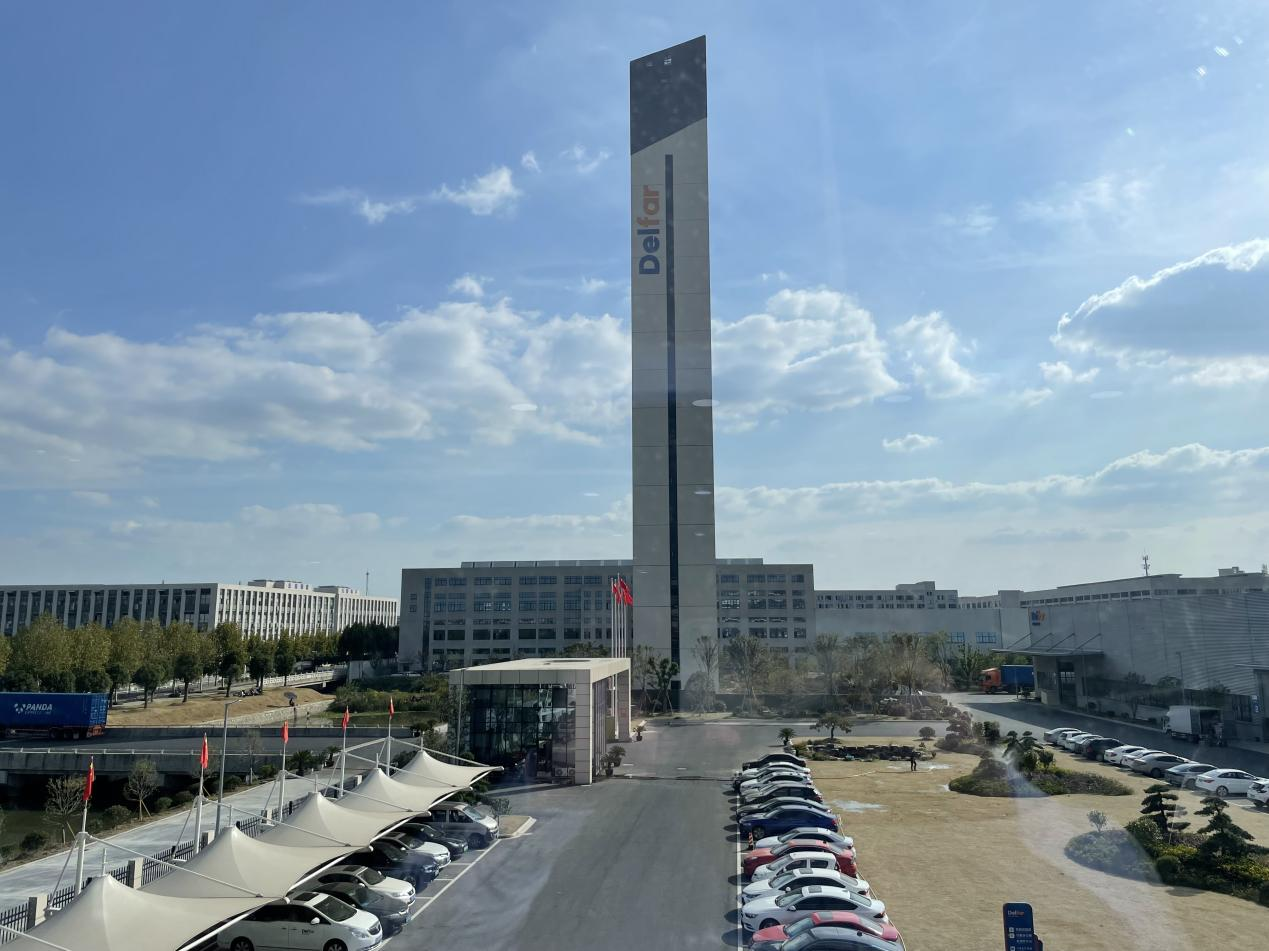 25 октября 2022 г. Delfar Elevator Загрузка контейнеров 