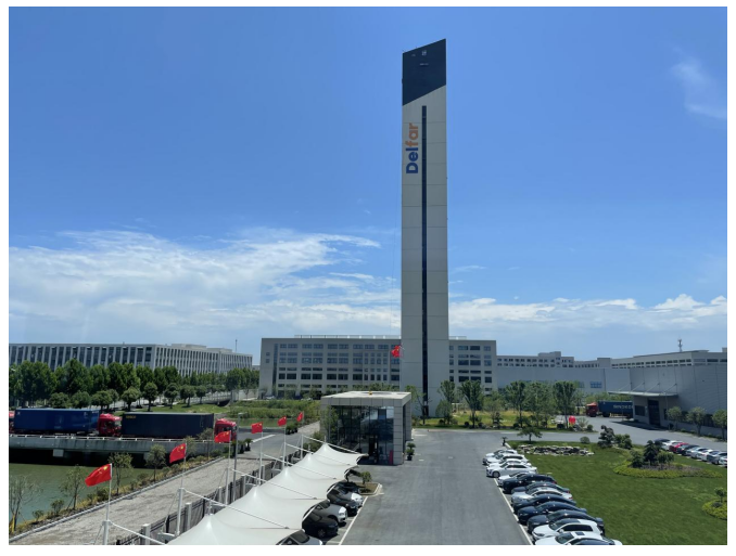 Несколько контейнеров отправлены вместе