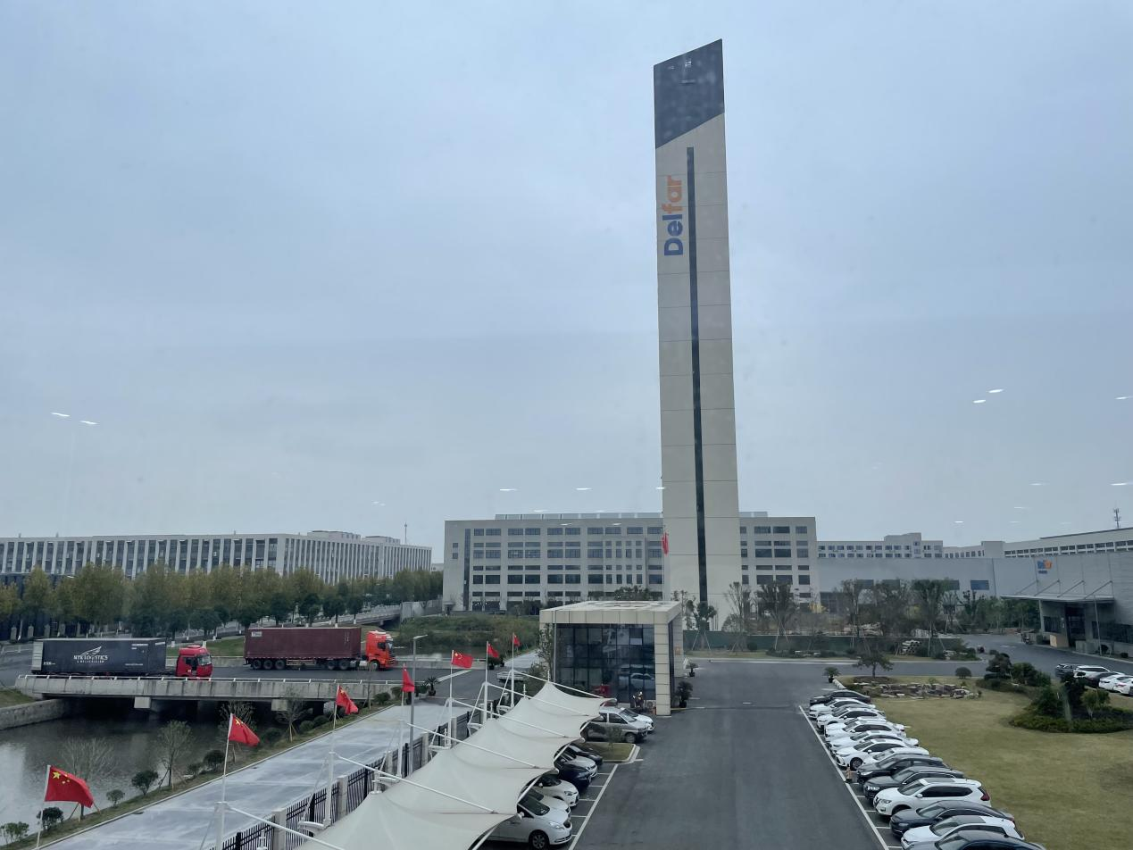 14 ноября 2022 г. Delfar Elevator Загрузка контейнеров 