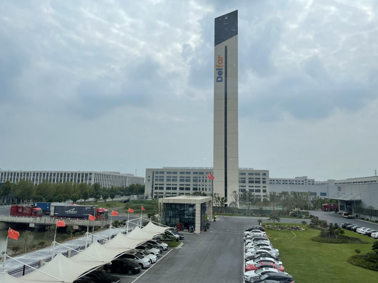 26 сентября 2022 г. Delfar Elevator Загрузка контейнеров 