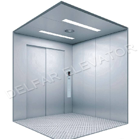 Большое грузовое пространство с грузовым лифтом с плавным ходом