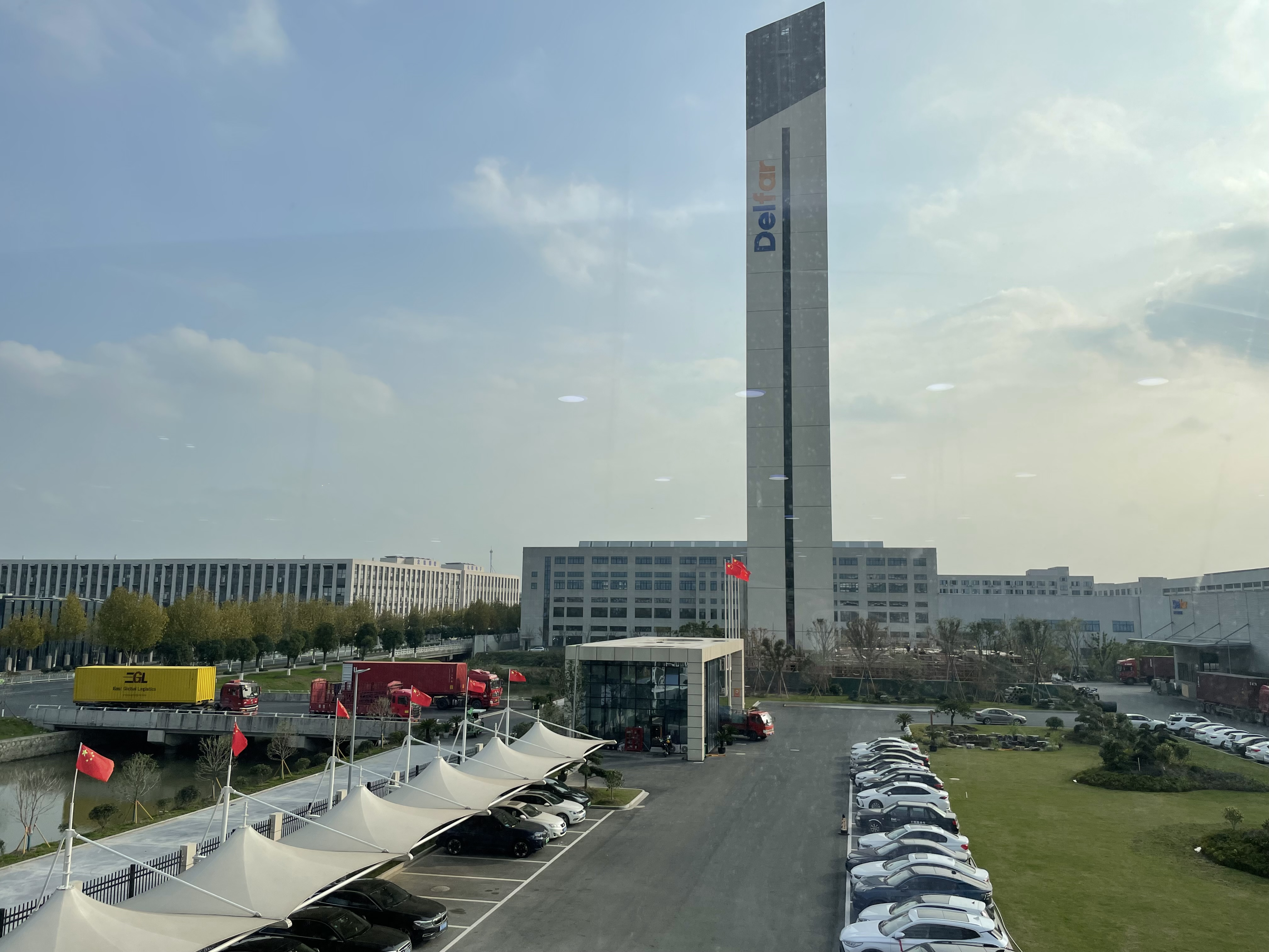 28 ноября 2022 г. Delfar Elevator Загрузка контейнеров 