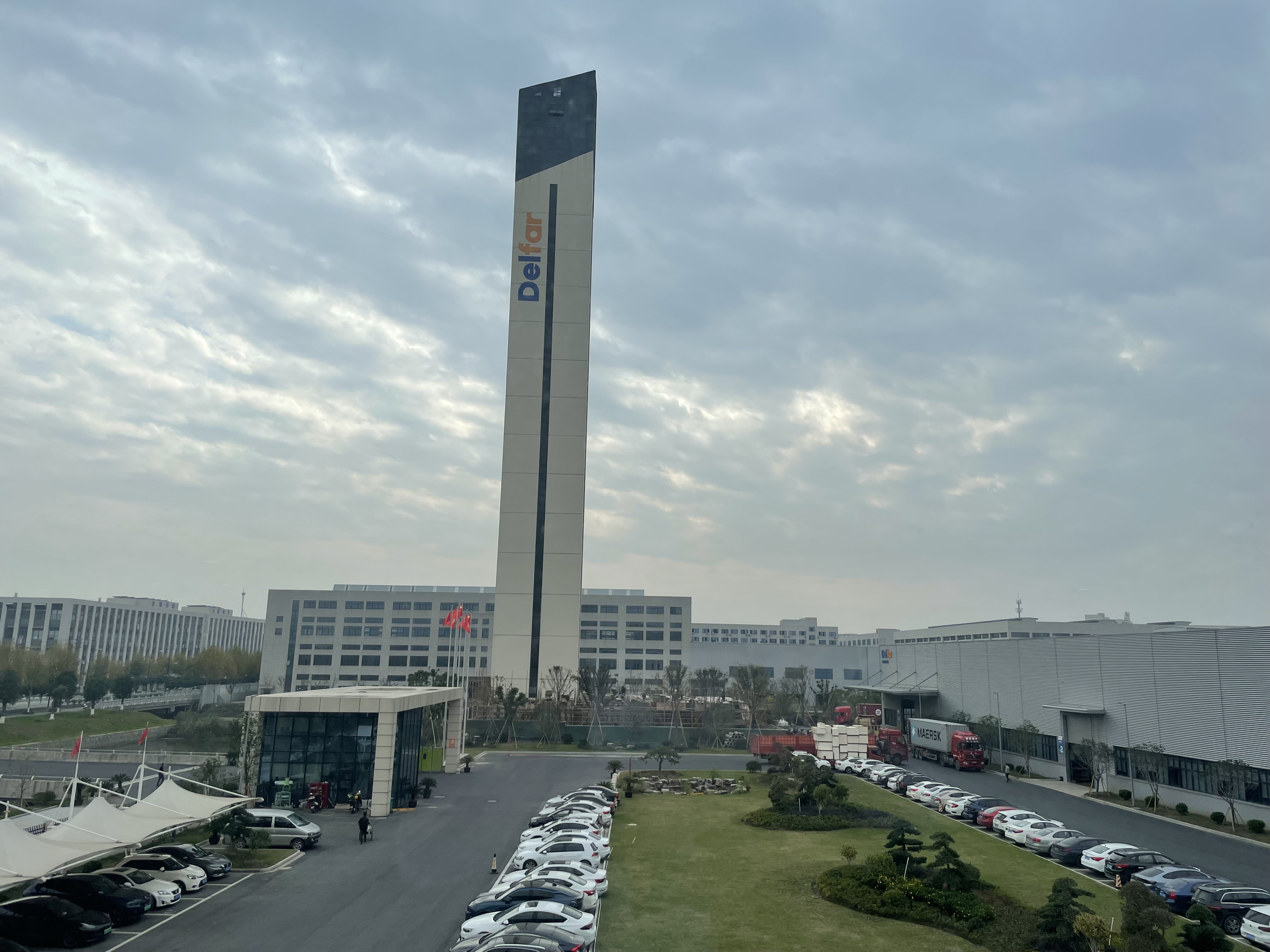 25 ноября 2022 г. Delfar Elevator Загрузка контейнеров 