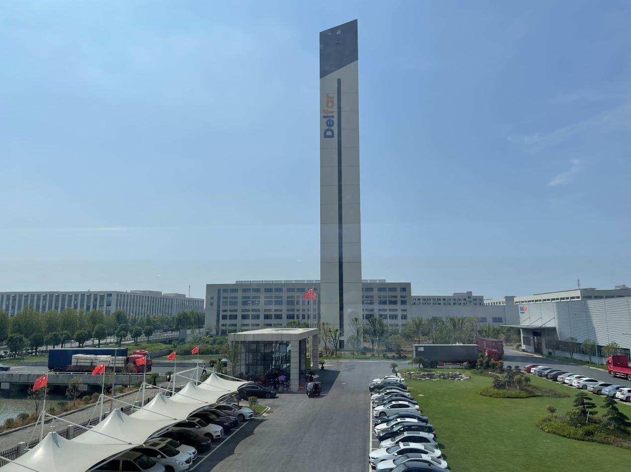 29 августа 2022 г. Delfar Elevator Загрузка контейнеров 