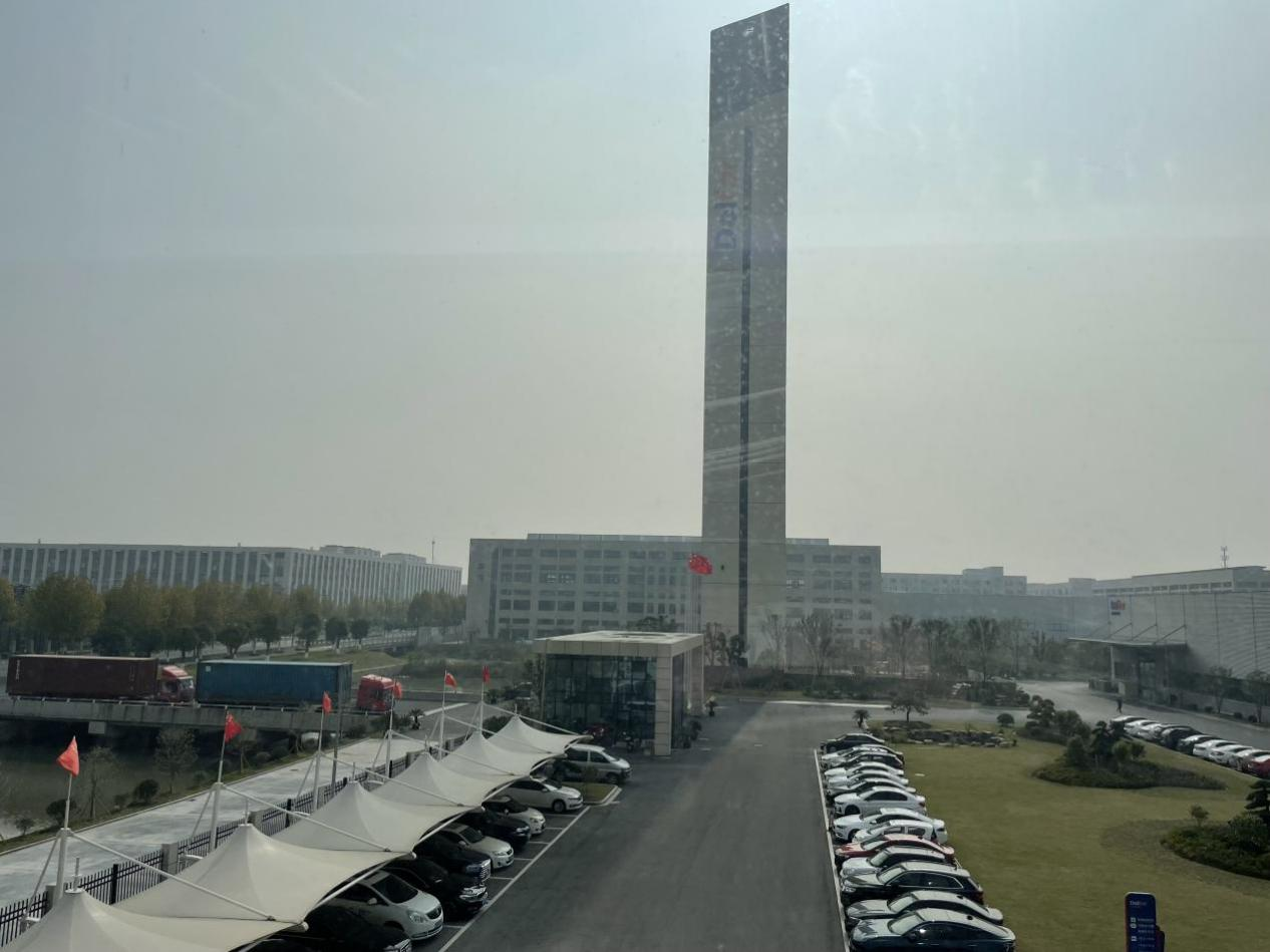 16 ноября 2022 г. Delfar Elevator Загрузка контейнеров 